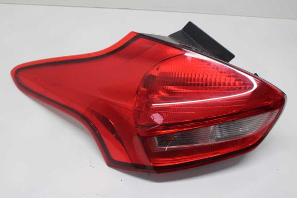 FEU ARRIERE GAUCHE FORD FOCUS 5PORTES 2014-2019 - Vue 1